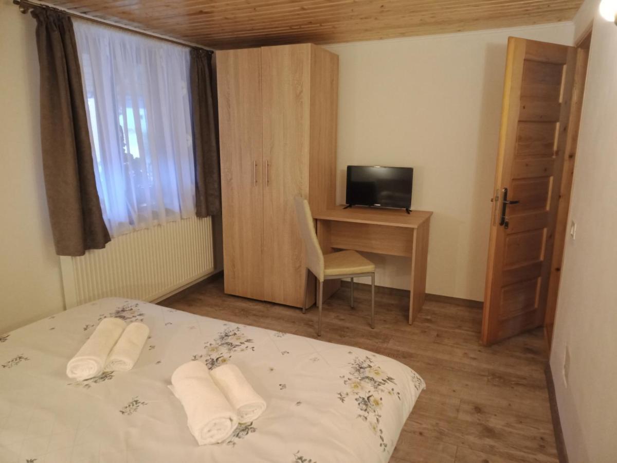 Casa Iulia & Matei Villa คือร์ตีโชอารา ภายนอก รูปภาพ
