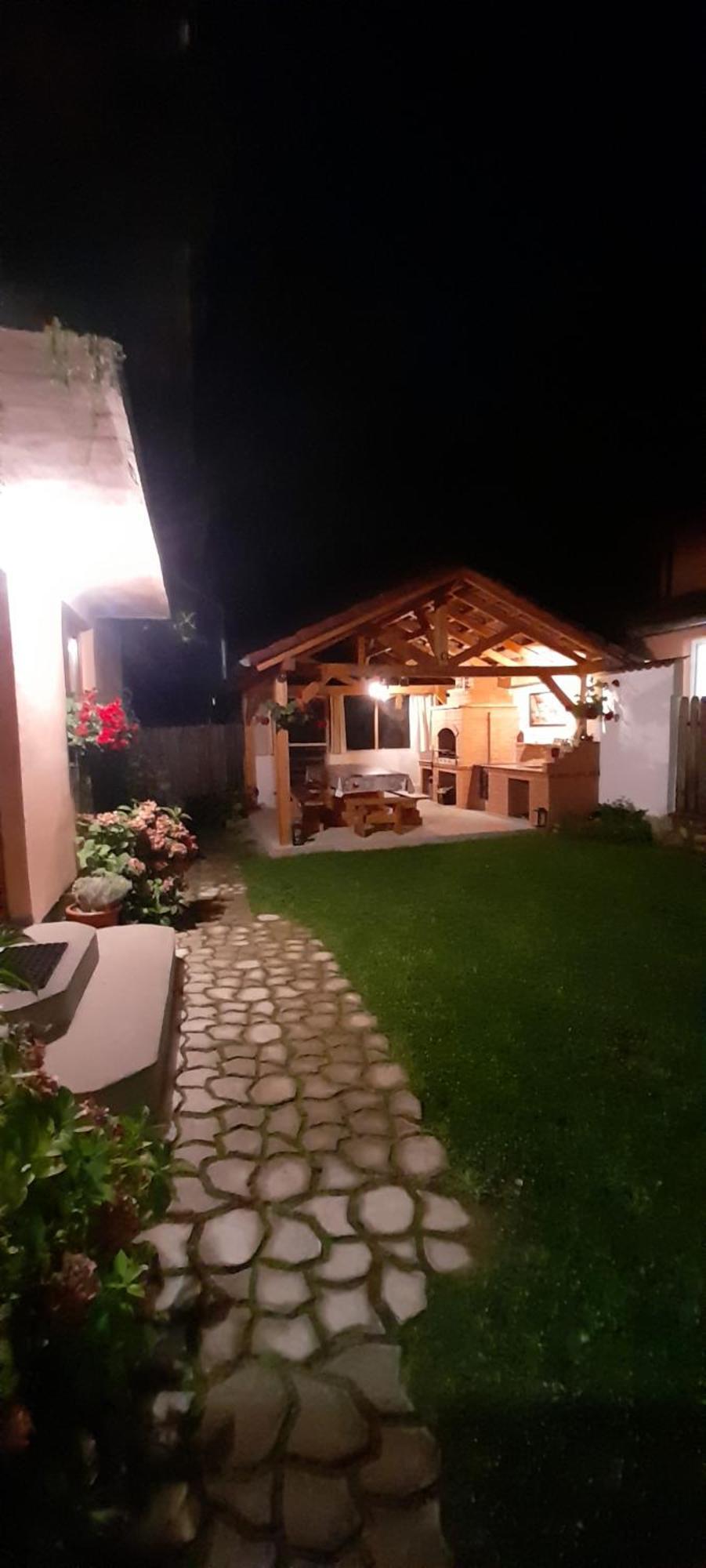 Casa Iulia & Matei Villa คือร์ตีโชอารา ภายนอก รูปภาพ