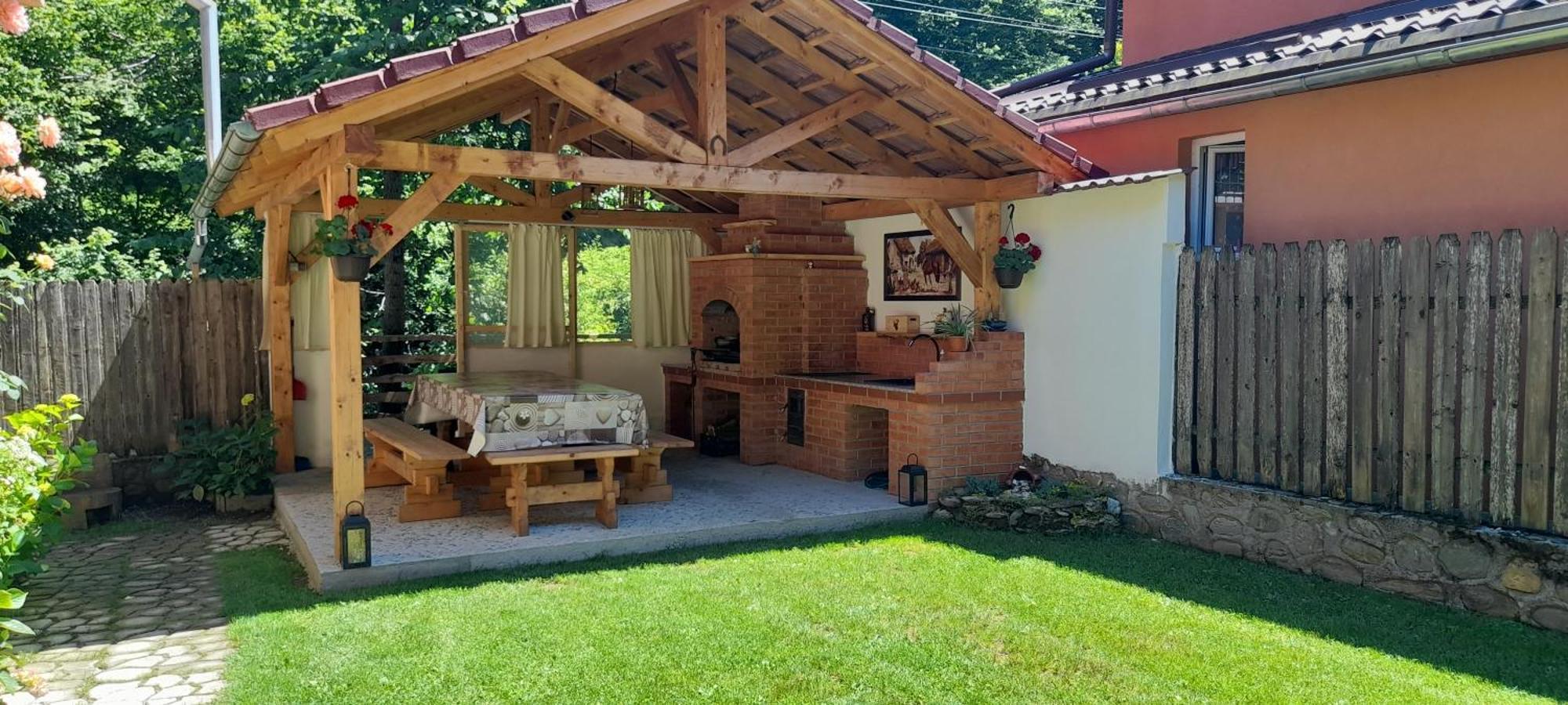 Casa Iulia & Matei Villa คือร์ตีโชอารา ภายนอก รูปภาพ